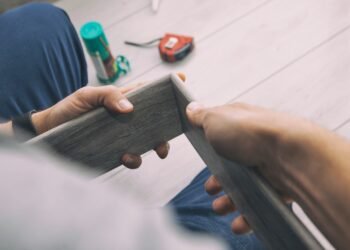 Kaip greitai ir lengvai nuvalyti grindjuostes