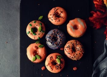 Tai ne pokštas: pavasariniai „Dunkin’ Munchkins“ kibirėliai jau parduotuvėse