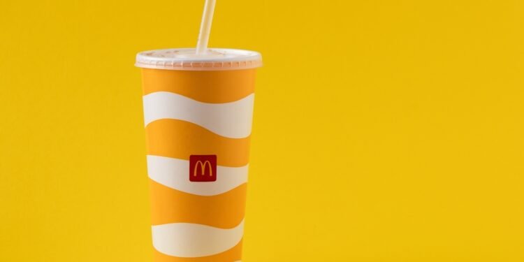 Štai tikroji priežastis, kodėl „McDonald’s“ šiaudeliai tokie platūs