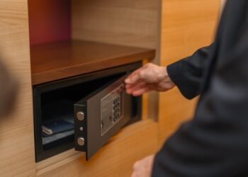Nepasitikėkite viešbučio seifu ir kitos netikėtos taisyklės, kaip apsaugoti daiktus atostogų metu
