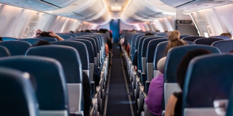 Skrydžiai perpildyti? Sužinokite savo, kaip keleivio, teises