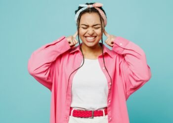 Liemenėlės spalva, kuri nesimato po baltais marškiniais (ir tai ne kūno spalva)