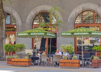 Štai kodėl „McDonald’s“ restoranuose vis rečiau pamatysite vaikų žaidimų aikšteles