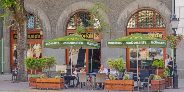 Štai kodėl „McDonald’s“ restoranuose vis rečiau pamatysite vaikų žaidimų aikšteles