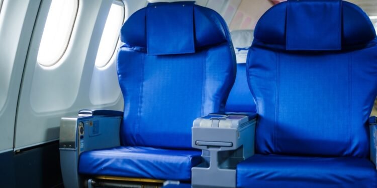 Kodėl dauguma lėktuvų sėdynių yra mėlynos?