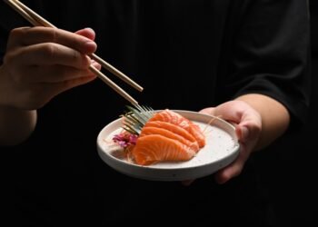 Kas yra sašimis ir kuo jis skiriasi nuo suši?