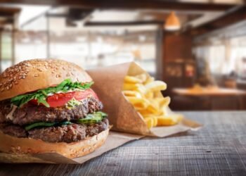 Štai kaip greito maisto mėsainis veikia jūsų organizmą