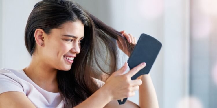 Kaip išvalyti plaukų šepetį: 6 paprasti žingsniai