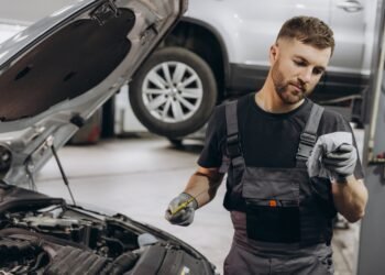 Štai kaip dažnai iš tikrųjų reikėtų keisti variklio alyvą