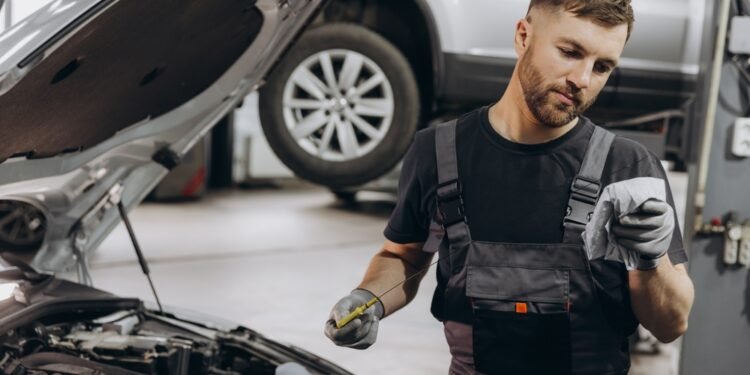 Štai kaip dažnai iš tikrųjų reikėtų keisti variklio alyvą