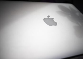 „Apple pristato naują funkciją, kuri dar labiau palengvina keliones – bet ar verta ja naudotis?“