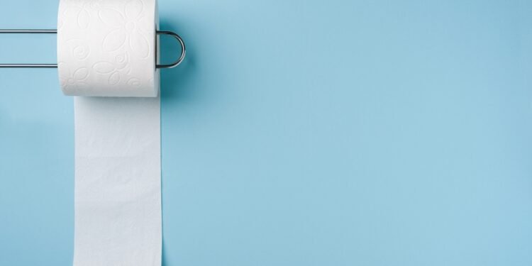 Kodėl tualetinis popierius baltas?