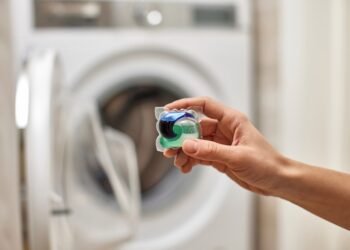 Ar skalbimo kapsulės kenkia aplinkai? Štai ką svarbu žinoti