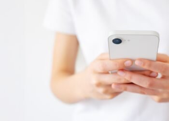 Kaip paslėpti tekstines žinutes „iPhone“ telefone