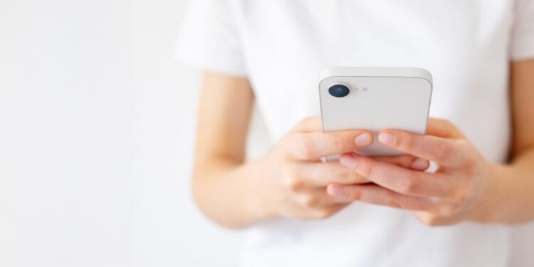 Kaip paslėpti tekstines žinutes „iPhone“ telefone