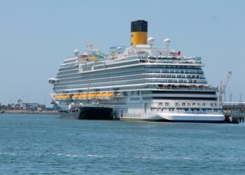 „Carnival Cruise Line“ keleivius supykdė staiga pradėjęs apmokestinti populiarius gėrimus