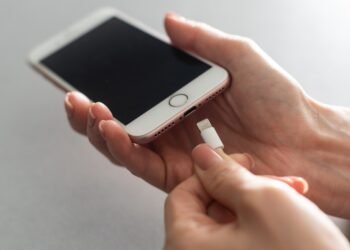 Geriausias būdas įkrauti įrenginį: kaip prailginti baterijos tarnavimo laiką