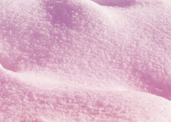 Jei pamatai rausvą sniegą – ką tai reiškia?