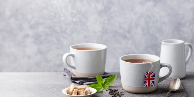 Štai kodėl britai tiek daug geria arbatos