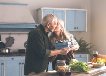 130 sveikinimų jubiliejaus proga – nuostabiai porai