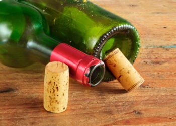 Jei vyno butelio dugne yra įduba – štai ką tai reiškia