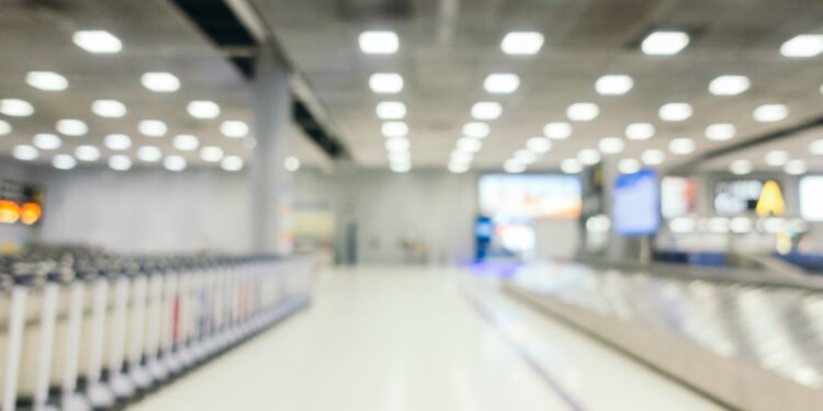 Keliaujate į šį oro uostą? Pasiruoškite pamestam, sugadintam ar vėluojančiam bagažui