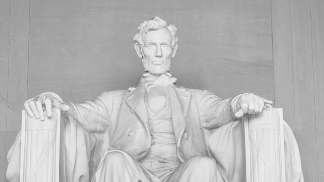 Lažinamės, kad nepastebėjote rašybos klaidos Linkolno memoriale