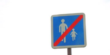 Štai kodėl Paryžiuje nėra nė vieno „Stop“ ženklo