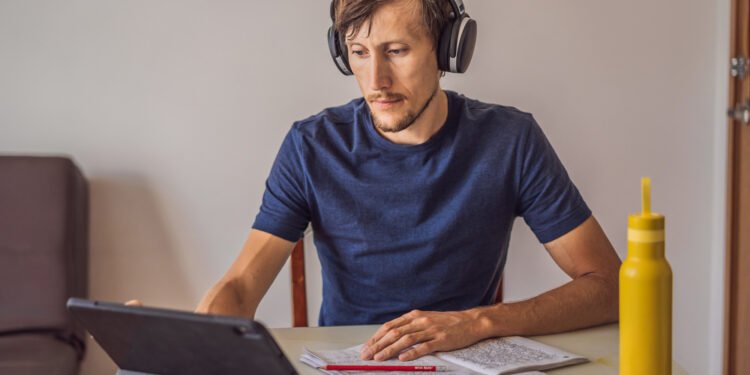 Kelionė ar kelionė? Kaip taisyklingai rašyti angliškai: Travelling ar Traveling?