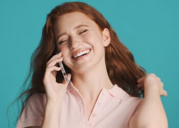 100 žaismingų klausimų merginai, kurie tikrai privers ją nusišypsoti