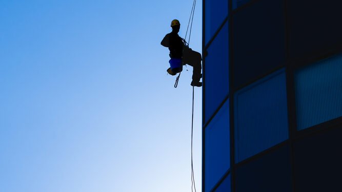 Dešimt keisčiausių dalykų, kuriuos yra matę profesionalūs langų valytojai