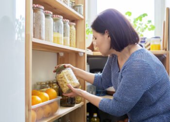 10 sumanių sandėliuko laikymo idėjų, padėsiančių maksimaliai išnaudoti erdvę ir efektyvumą