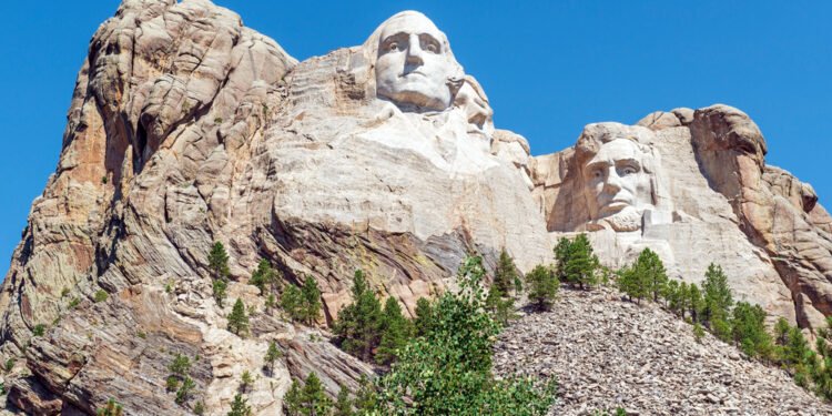 Rasistinė Rašmoro kalno istorija