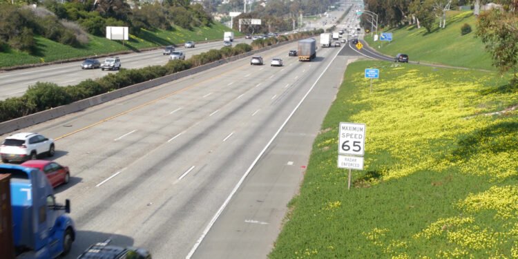 Kas nutinka greitkeliuose paliktiems automobiliams?