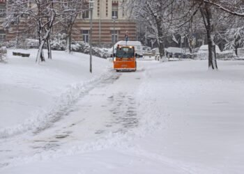 Ką daryti pamačius sniego valytuvą kelyje