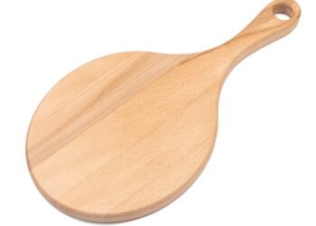 Plastikinės ar medinės pjaustymo lentelės: kuri pasirinkti?