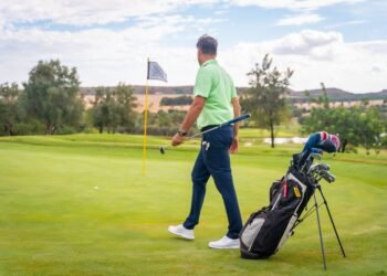 Ši išmani rozetė išsprendžia daugybę krovimo problemų