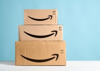 Kaip paslėpti „Amazon“ užsakymus ir išlaikyti programėlių pirkinius privačius