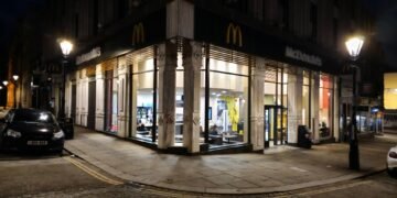 Mes tiesiog pamišę dėl mėgstamiausio princo Hario greitojo maisto restorano