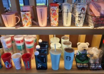 „Starbucks“ įveda didelę naujovę – ir ši tikrai nudžiugins