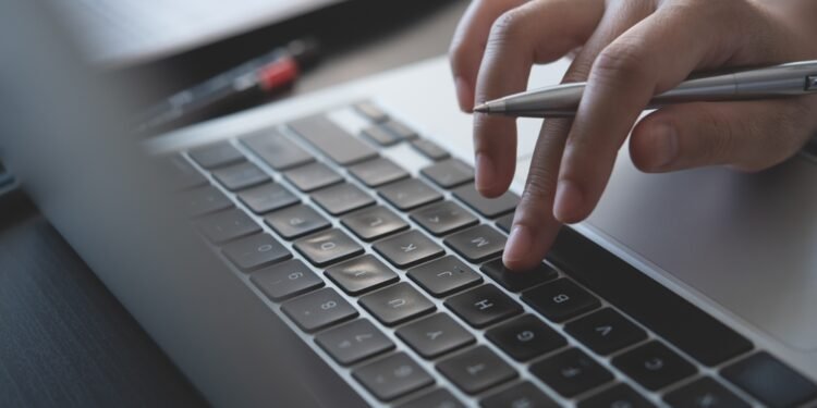 Kodėl rašymas ranka, o ne spausdinimas daro mus protingesnius