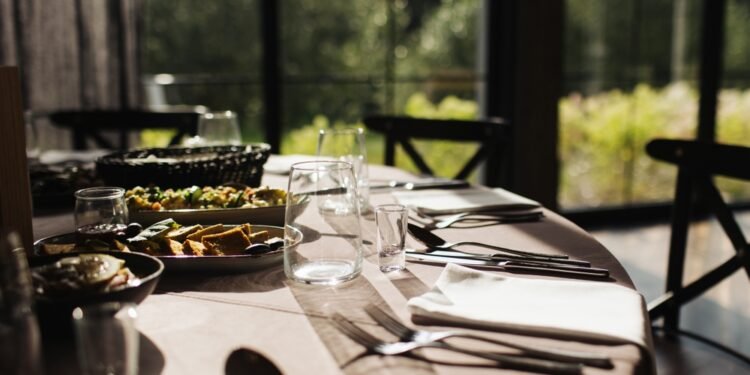 Stalo serviravimo gidas įvairioms progoms