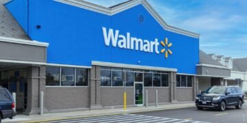 Jums ne tik vaidenasi: ši greitojo maisto tinklo neliks „Walmart“ parduotuvėse