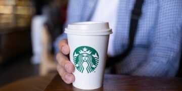 Šių gėrimų “Starbucks” jau nebegausite – patikrinkite, ar tarp jų yra jūsų mėgstamiausias