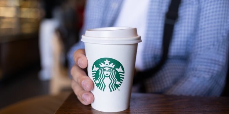 Šių gėrimų “Starbucks” jau nebegausite – patikrinkite, ar tarp jų yra jūsų mėgstamiausias