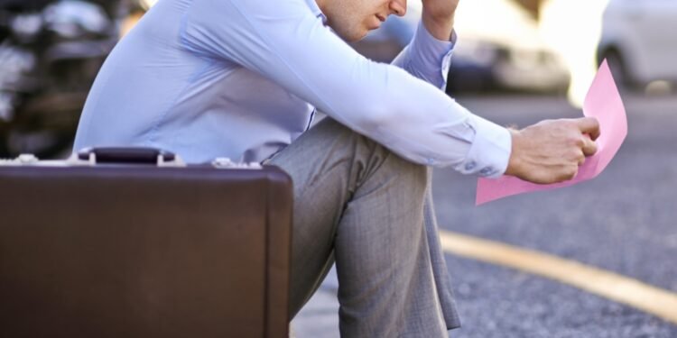 Kodėl atleidimą iš darbo vadiname „rožiniu lapeliu“