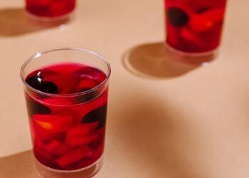 „TikToko“ išpopuliarėjusi „trijų gėrimų teorija“ gali būti raktas į gerą nuotaiką bet kurią dieną