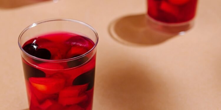 „TikToko“ išpopuliarėjusi „trijų gėrimų teorija“ gali būti raktas į gerą nuotaiką bet kurią dieną