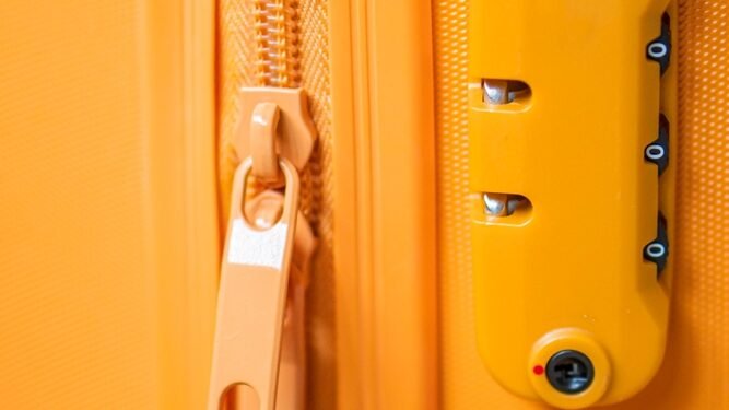 Kodėl niekada nereikėtų lagaminui naudoti spynelės