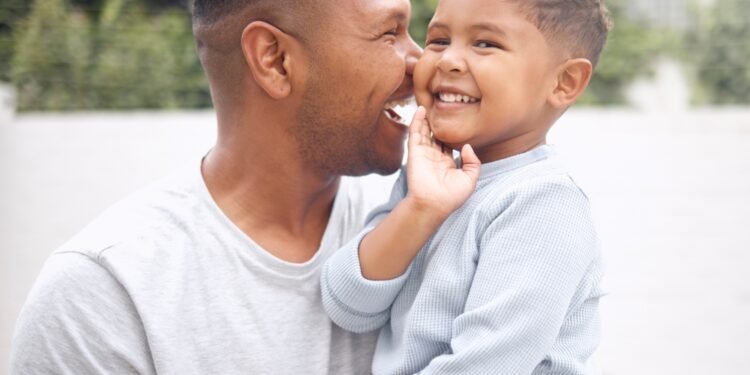 250 tėčio juokelių, kurie iš tiesų juokingi